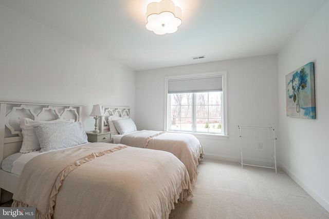 25 NEW WHITEHORSE WAY, Malvern, PA 19355