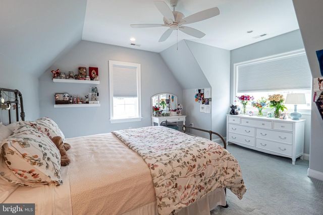 25 NEW WHITEHORSE WAY, Malvern, PA 19355