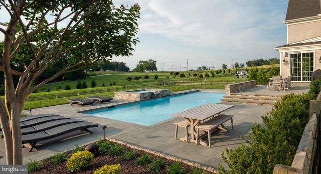 25 NEW WHITEHORSE WAY, Malvern, PA 19355