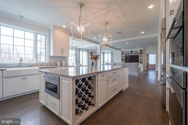 25 NEW WHITEHORSE WAY, Malvern, PA 19355