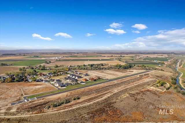 21313 Beechcraft Cir, Greenleaf, ID 83626