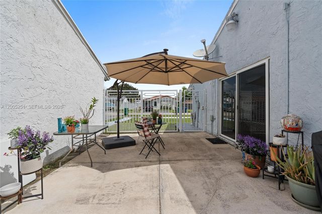 13226 NW 5th Ter, Miami, FL 33182