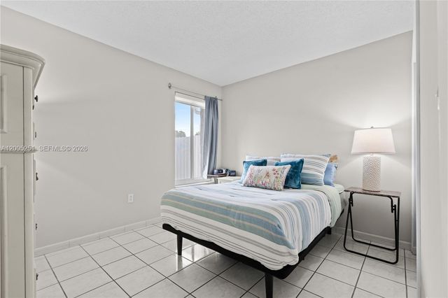 13226 NW 5th Ter, Miami, FL 33182