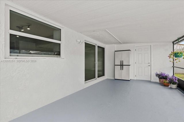 13226 NW 5th Ter, Miami, FL 33182