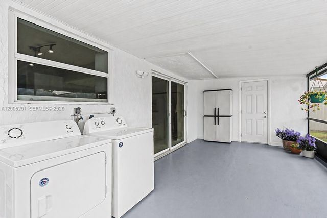 13226 NW 5th Ter, Miami, FL 33182