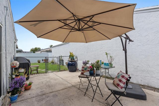 13226 NW 5th Ter, Miami, FL 33182