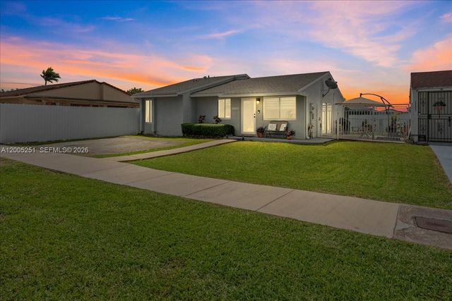 13226 NW 5th Ter, Miami, FL 33182