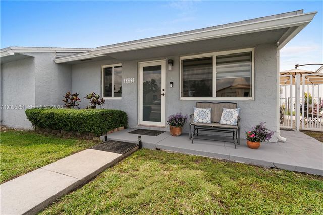 13226 NW 5th Ter, Miami, FL 33182