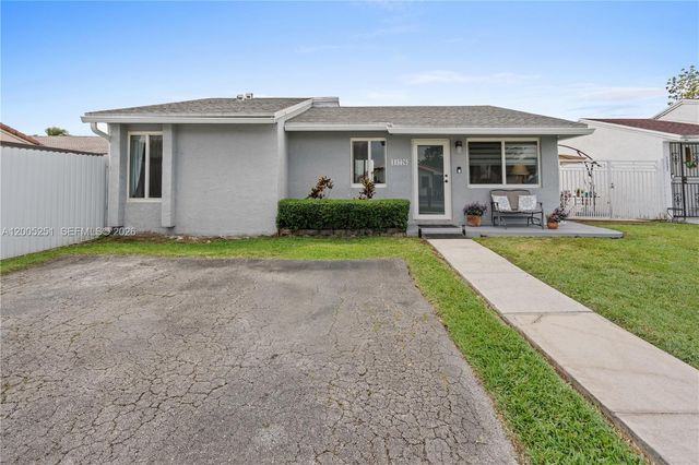 13226 NW 5th Ter, Miami, FL 33182