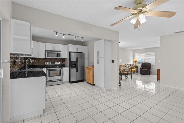 13226 NW 5th Ter, Miami, FL 33182