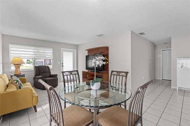 13226 NW 5th Ter, Miami, FL 33182