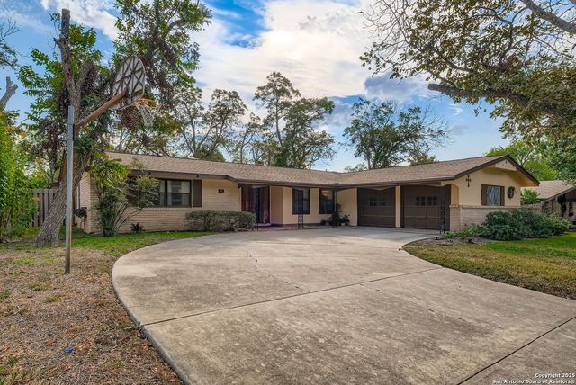 742 Winfield, Windcrest, TX 78239