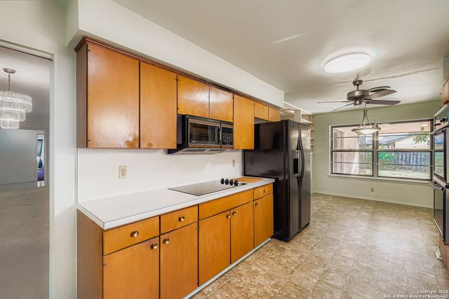 742 Winfield, Windcrest, TX 78239