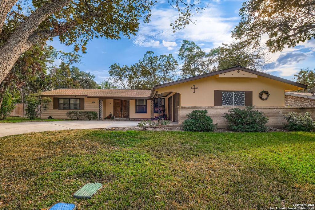 742 Winfield, Windcrest, TX 78239