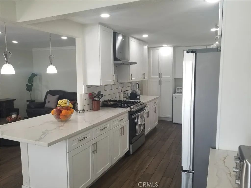 Image 6 of property listing at 11871 162nd Street, Norwalk, CA 90650