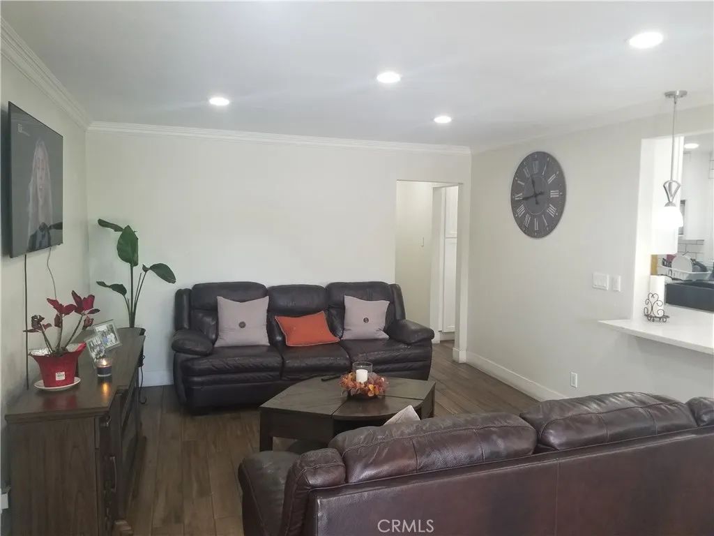 Image 7 of property listing at 11871 162nd Street, Norwalk, CA 90650