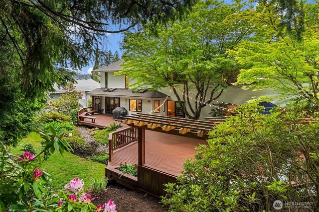 18520 NE 19th Place, Bellevue, WA 98008