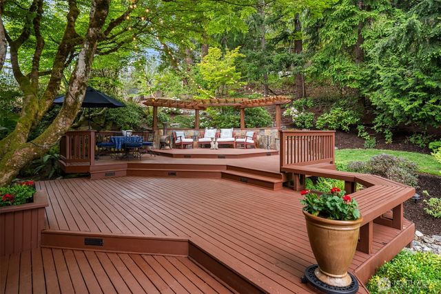 18520 NE 19th Place, Bellevue, WA 98008