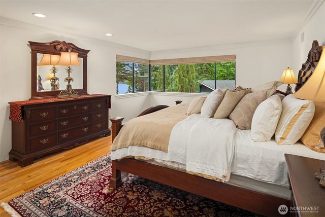 18520 NE 19th Place, Bellevue, WA 98008