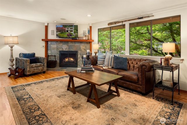 18520 NE 19th Place, Bellevue, WA 98008
