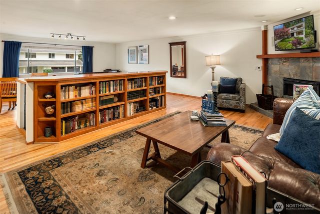 18520 NE 19th Place, Bellevue, WA 98008