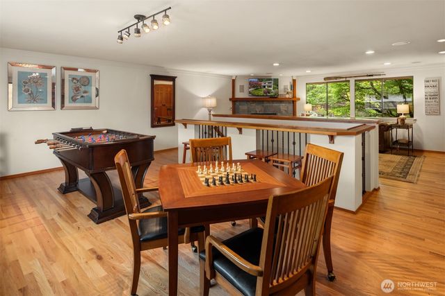 18520 NE 19th Place, Bellevue, WA 98008