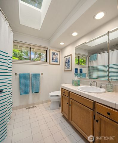 18520 NE 19th Place, Bellevue, WA 98008