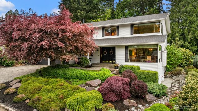 18520 NE 19th Place, Bellevue, WA 98008