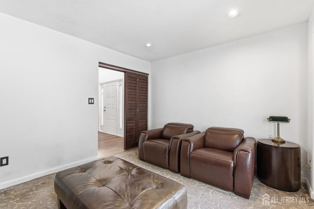 76 Carriage Place, Edison, NJ 08820