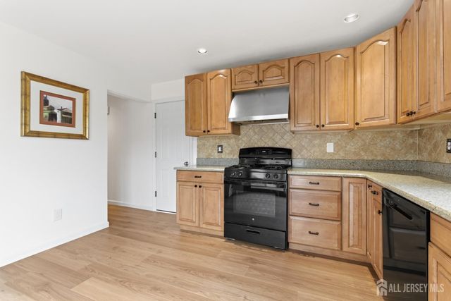 76 Carriage Place, Edison, NJ 08820