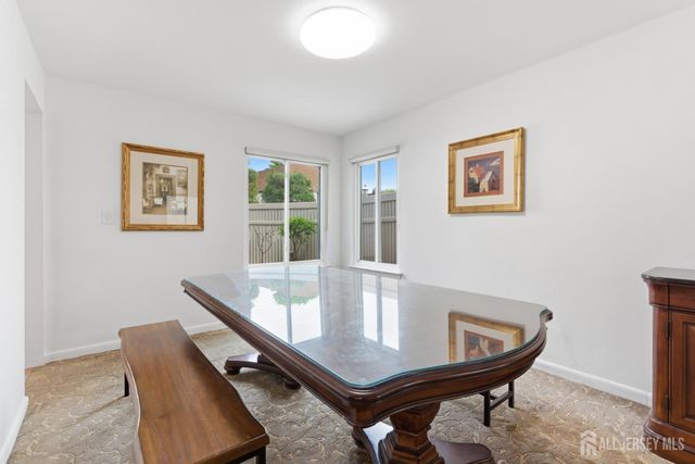 76 Carriage Place, Edison, NJ 08820