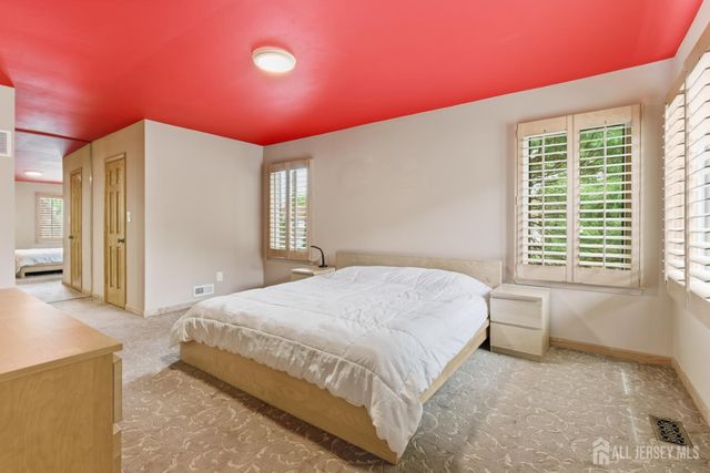 76 Carriage Place, Edison, NJ 08820