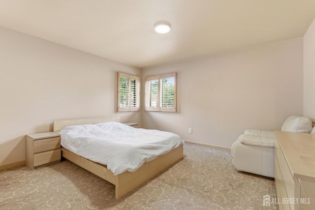 76 Carriage Place, Edison, NJ 08820