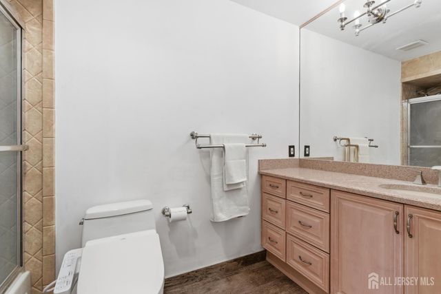 76 Carriage Place, Edison, NJ 08820