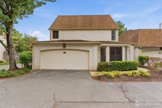 76 Carriage Place, Edison, NJ 08820