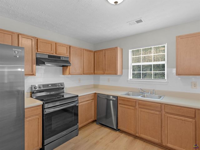 230 Millsone Drive, Hampton, GA 30228