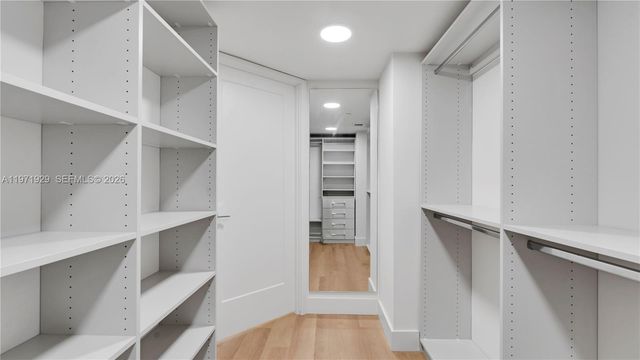 555 NE 34th St 1004, Miami, FL 33137