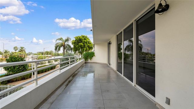 555 NE 34th St 1004, Miami, FL 33137