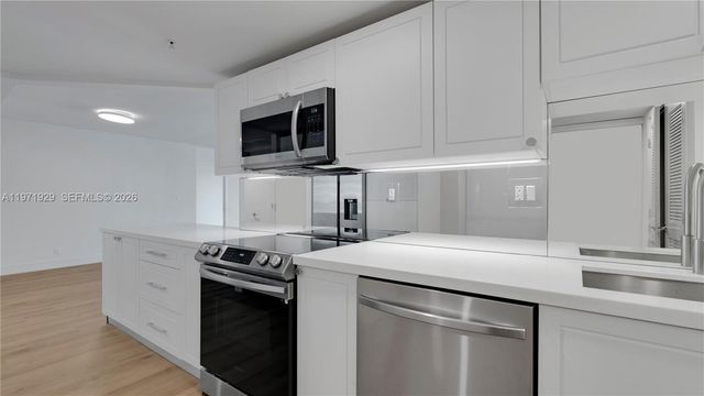 555 NE 34th St 1004, Miami, FL 33137