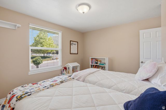 2590 E COUNTRY AVE, Cottonwood Heights, UT 84121