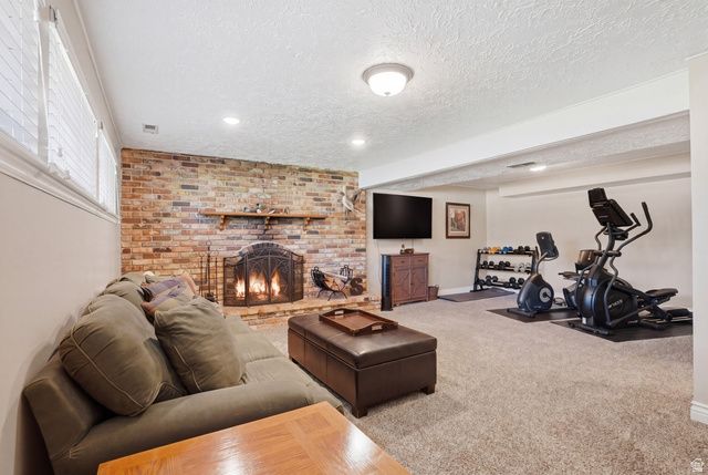 2590 E COUNTRY AVE, Cottonwood Heights, UT 84121