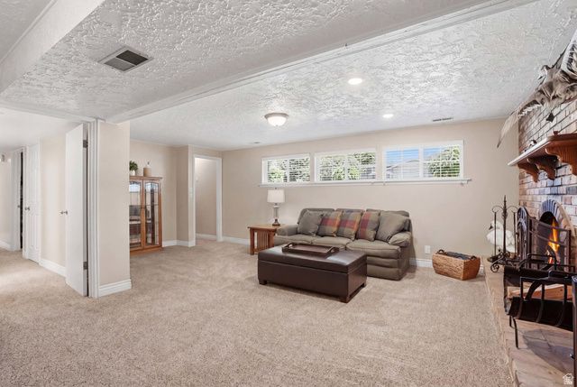 2590 E COUNTRY AVE, Cottonwood Heights, UT 84121