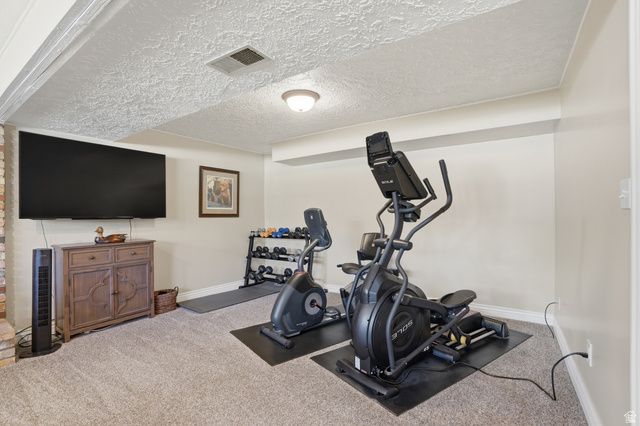 2590 E COUNTRY AVE, Cottonwood Heights, UT 84121