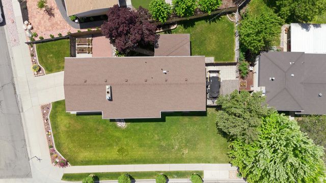 2590 E COUNTRY AVE, Cottonwood Heights, UT 84121
