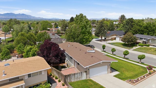 2590 E COUNTRY AVE, Cottonwood Heights, UT 84121