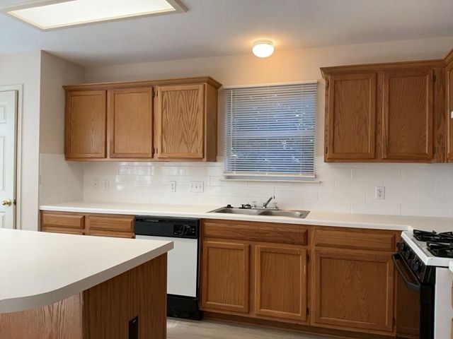 1511 Thibodeaux DR, Round Rock, TX 78664