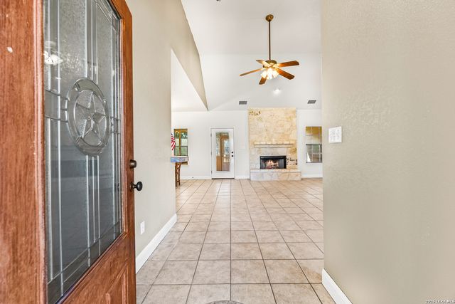 828 County Road 334, Stockdale, TX 78160