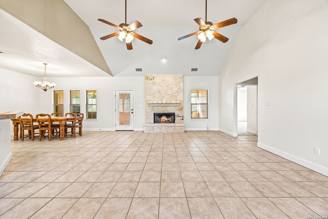 828 County Road 334, Stockdale, TX 78160