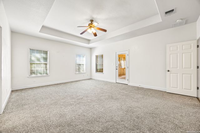 828 County Road 334, Stockdale, TX 78160