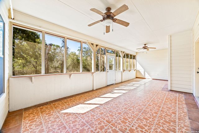 828 County Road 334, Stockdale, TX 78160